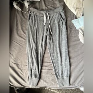 American Eagle Women’s fuzzy joggers